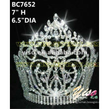 Gros tiaras en strass